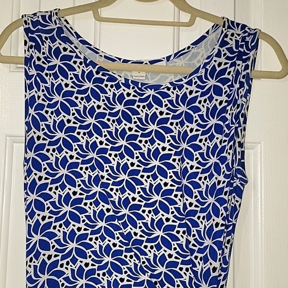 DIANE VON FURSTENBURG Size 6 New Della Dress, Lace Petals pattern, sarong sheath - Picture 2 of 10